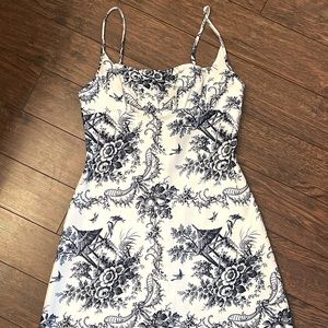 Classic print, cute cut - Jessica McClintock